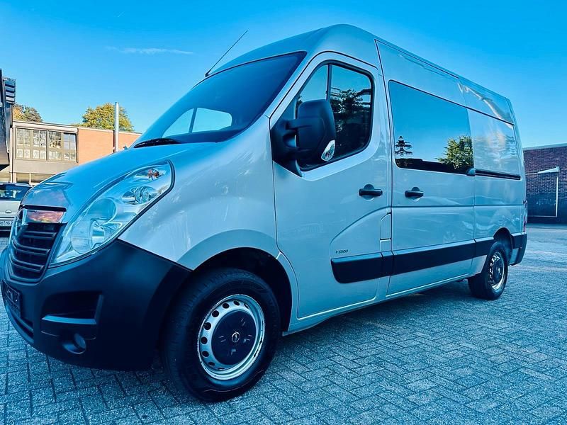 Grau Gebraucht 2018 Opel Movano Van | 9.500 € (Fairer Preis) - Bild 1/4