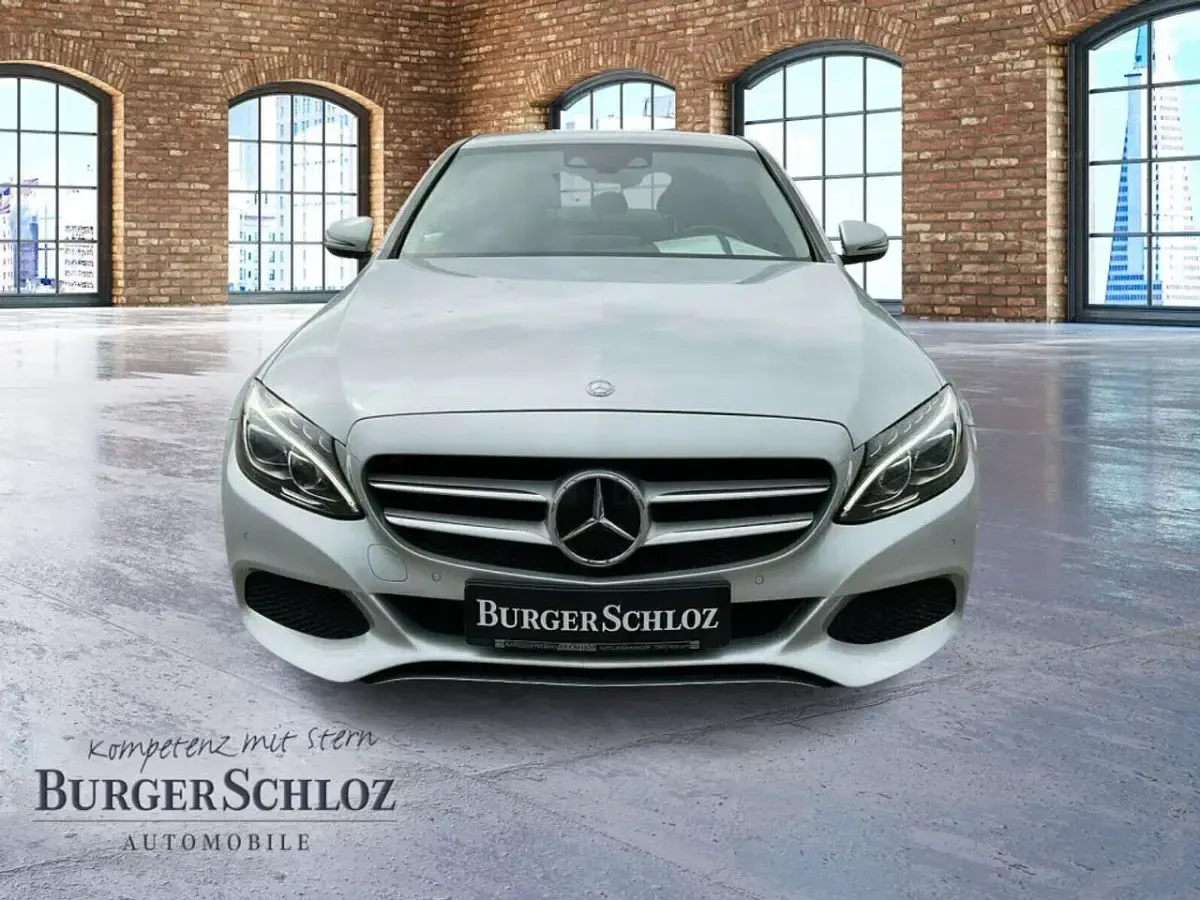 Gebraucht Mercedes C250 211 PS (155 kW) 2017 Iridiumsilber metallic Limousine