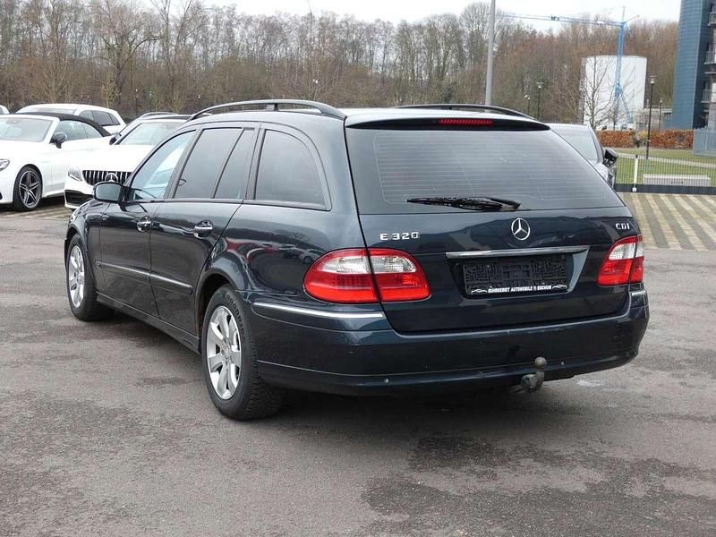 Gebraucht Mercedes E320 Avantgarde 204 PS (150 kW) 2004 Grau Kombi