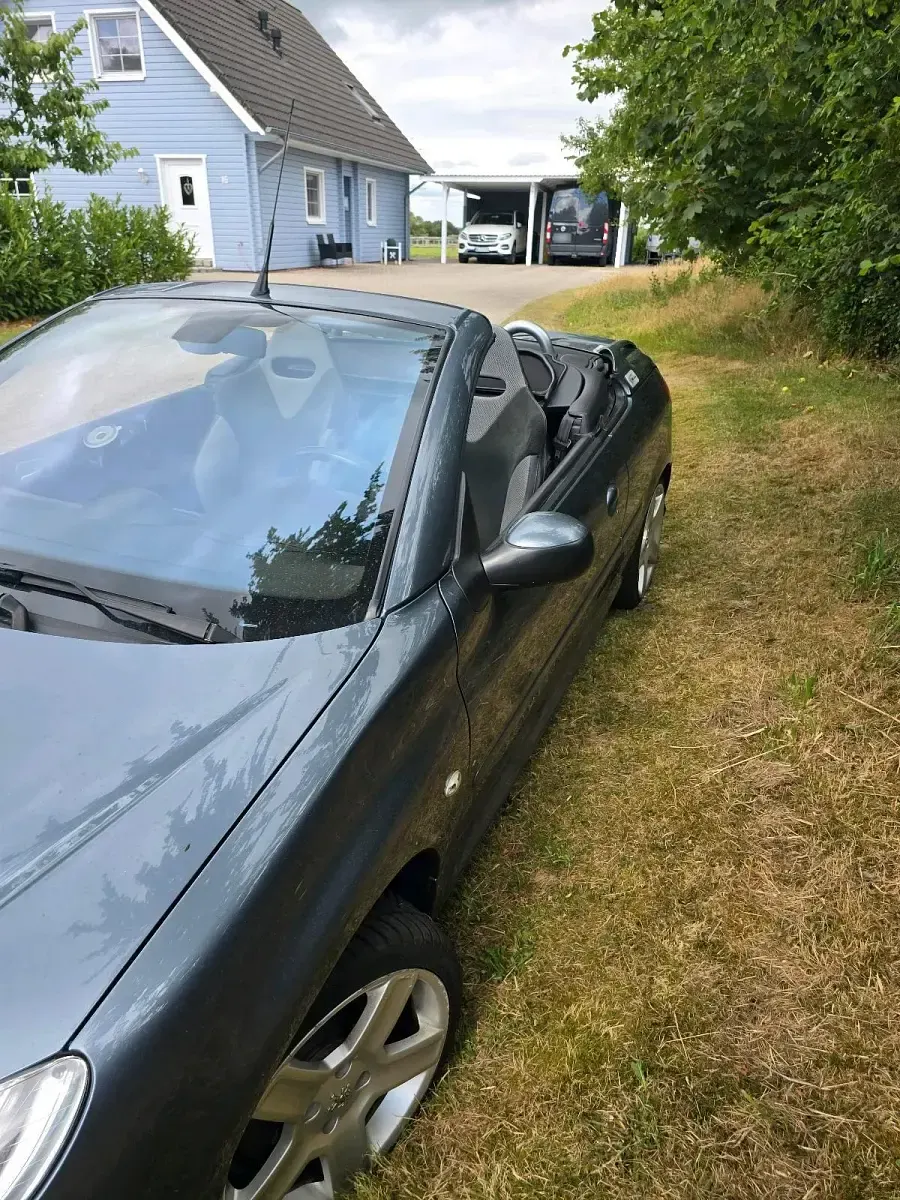 Gebraucht Peugeot 206 CC RC 109 PS (80 kW) 2006 Andere farben Cabrio