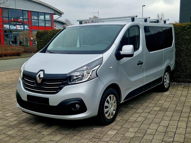 Gebraucht Renault Trafic Expression 145 PS (106 kW) 2018 Grau Van / Kleinbus