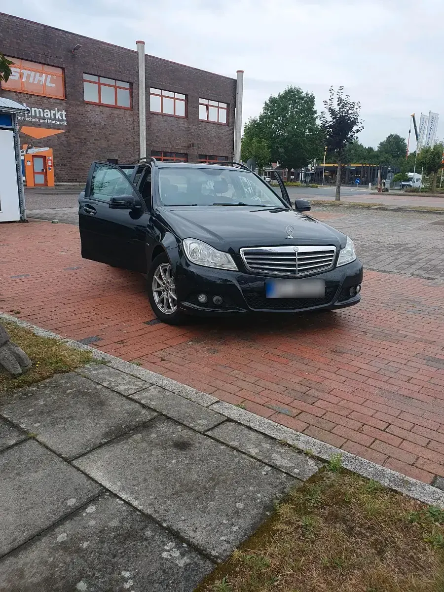 Gebraucht Mercedes C220 170 PS (125 kW) 2012 Schwarz Kombi