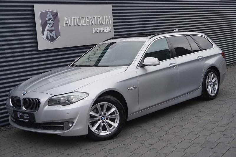 Silber (titansilber metallic) Gebraucht 2012 BMW 520 Kombi | 7.990 € (Guter Preis) - Bild 1/4