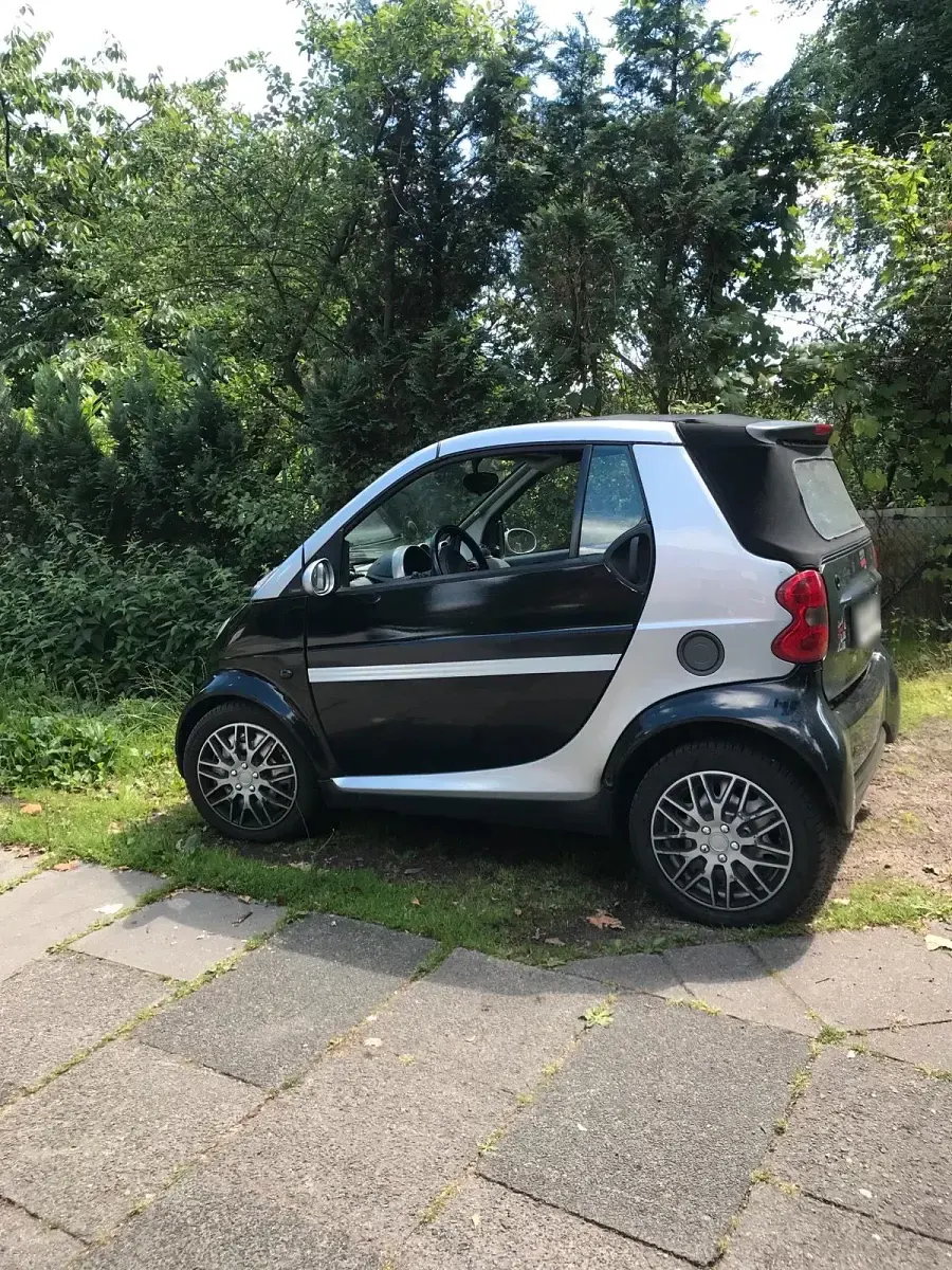 Gebraucht Smart ForTwo Cabrio 61 PS (44 kW) 2003 Schwarz Cabrio