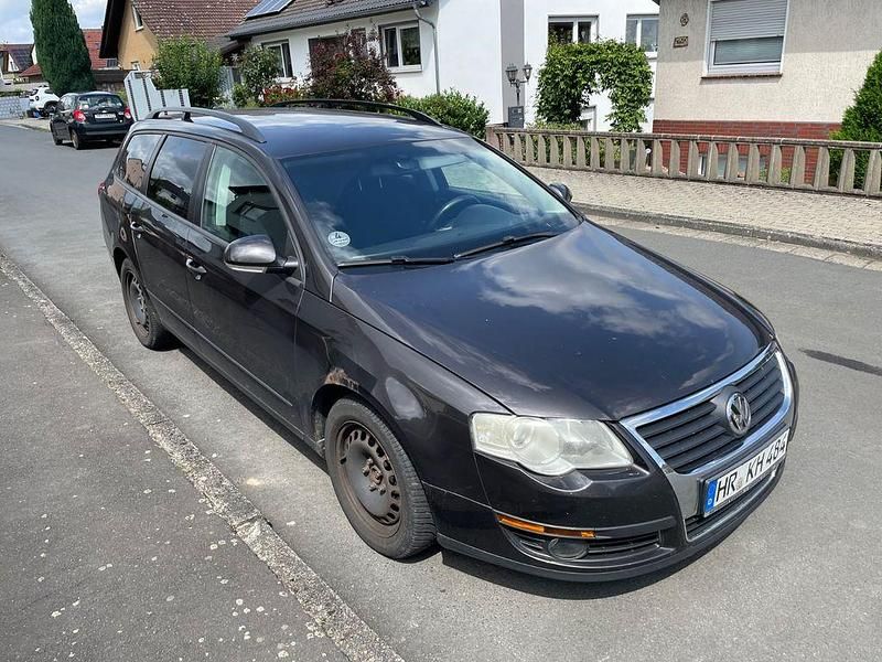 Schwarz Gebraucht 2008 VW Passat Comfortline Kombi | 2.300 € (Fairer Preis) - Bild 1/4