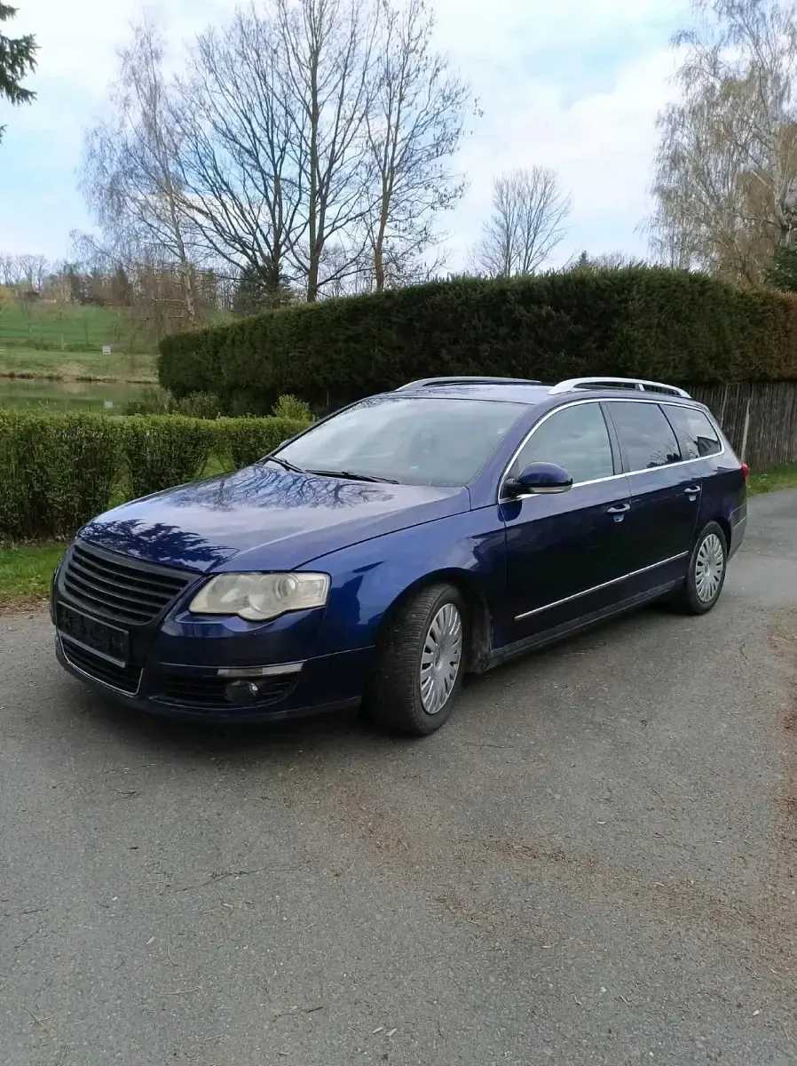 Gebraucht VW Passat 140 PS (102 kW) 2005 Blau Kombi
