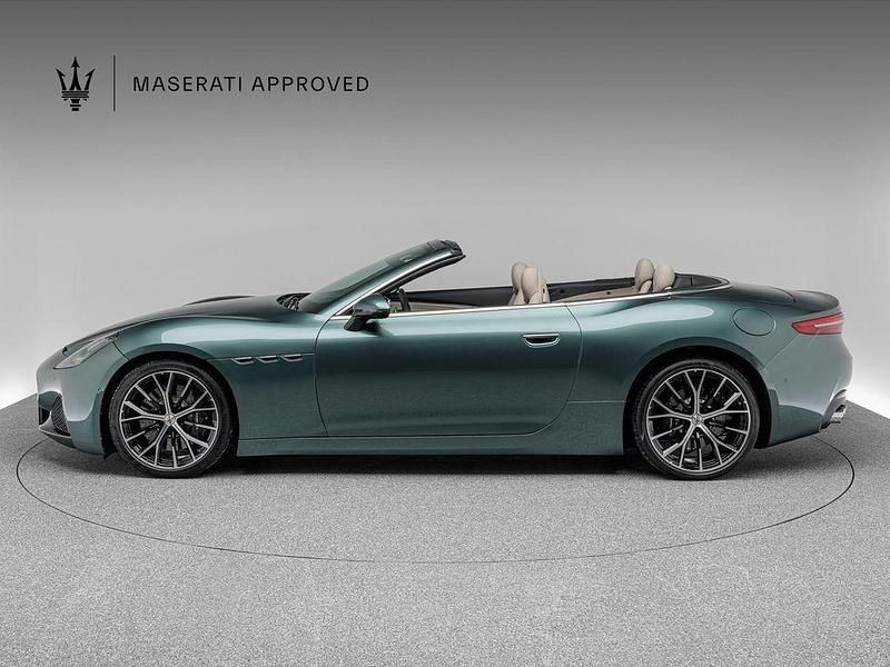 Gebraucht Maserati GranCabrio 489 PS (359 kW) 2025 Verde giada Cabrio