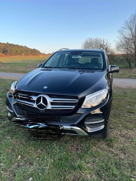 Gebraucht Mercedes GLE350 258 PS (189 kW) 2016 Schwarz SUV