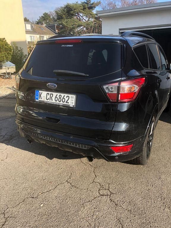 Gebraucht Ford Kuga ST-Line 150 PS (110 kW) 2017 Schwarz SUV