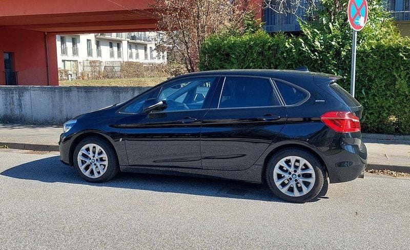 Gebraucht BMW 225 Active Tourer iPerformance 224 PS (164 kW) 2017 Schwarz Van / Kleinbus