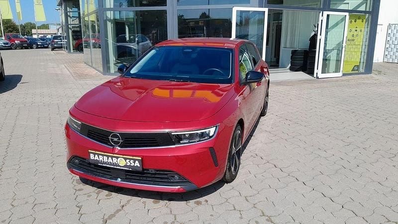 Rot Gebraucht 2022 Opel Astra Edition Limousine | 21.400 € (Guter Preis) - Bild 1/4