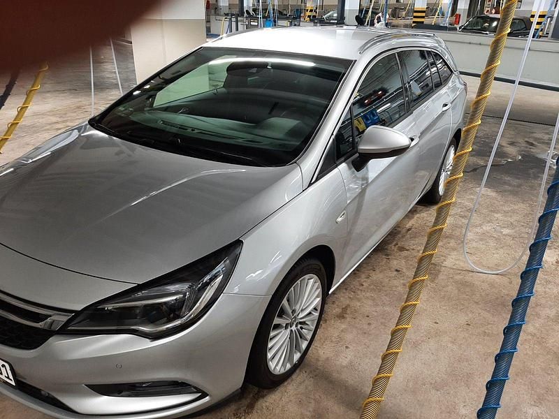 Silber Gebraucht 2016 Opel Astra Innovation Kombi | 8.900 € (Guter Preis) - Bild 1/4