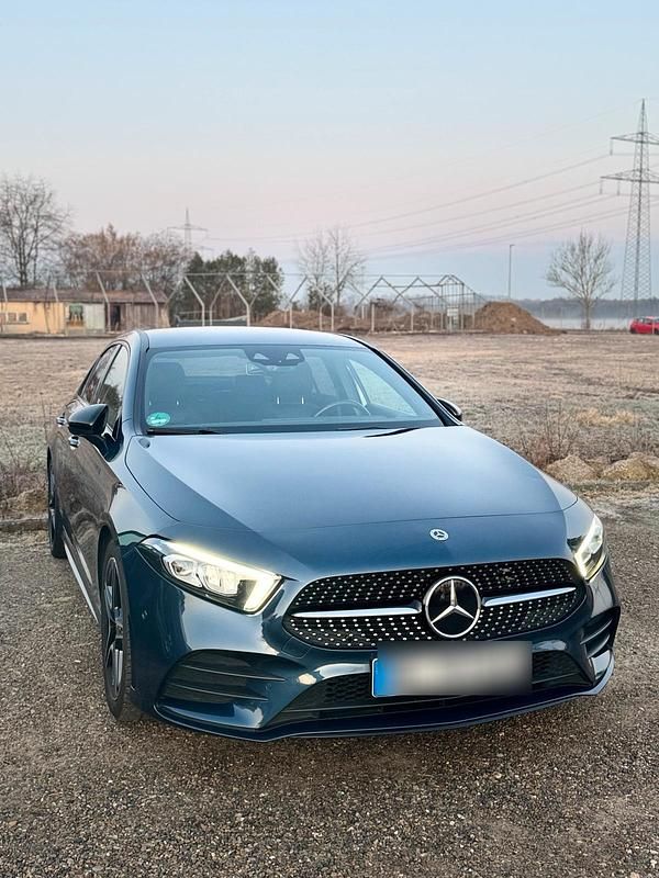 Blau Gebraucht 2020 Mercedes A220 Limousine | 24.000 € (Fairer Preis) - Bild 1/4
