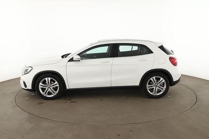 Gebraucht Mercedes GLA180 Urban 122 PS (89 kW) 2018 Weiß SUV