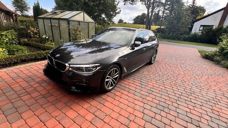 Braun Gebraucht 2018 BMW 530 Performance Kombi | 19.400 € (Etwas zu teuer) - Bild 1/4