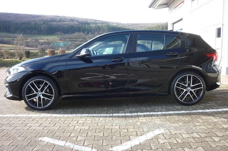 Gebraucht BMW 118 Advantage 140 PS (102 kW) 2020 Schwarz 2 Kleinwagen