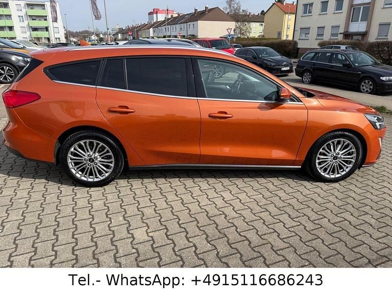 Gebraucht Ford Focus Titanium 150 PS (110 kW) 2019 Orange Kombi