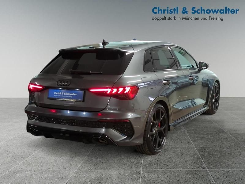Gebraucht Audi RS3 Sportback Ambiente 400 PS (294 kW) 2024 Daytonagrau perleffekt Kleinwagen