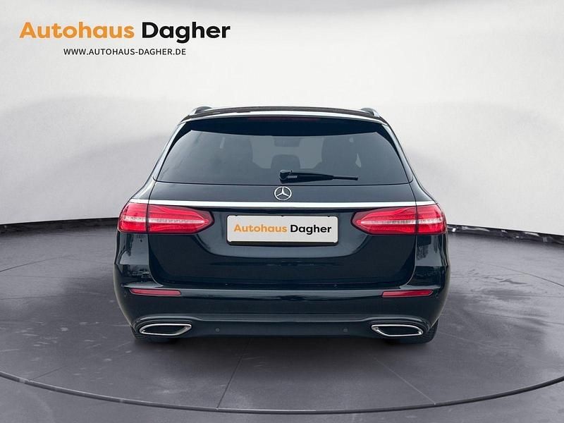Używany Mercedes E400 Business 340 KM (250 kW) 2018 Czarny Kombi