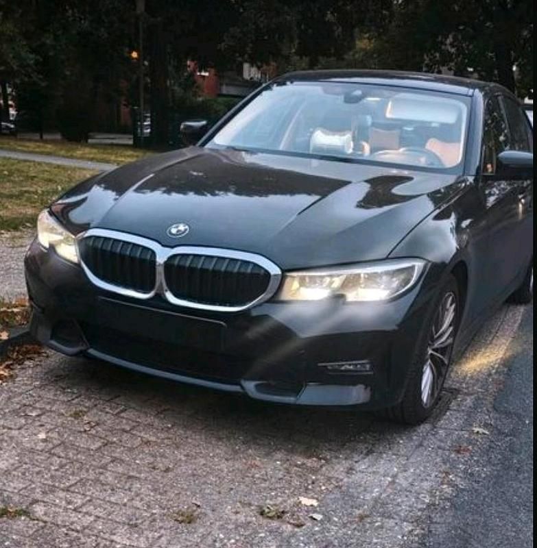 Schwarz Gebraucht 2020 BMW 320 Limousine | 24.900 € (Teuer) - Bild 1/4