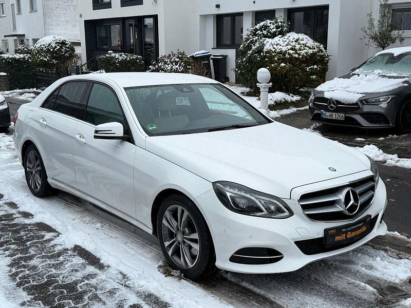 Second-hand Mercedes E250 204 CP (150 kW) 2014 Alb Berlinǎ
