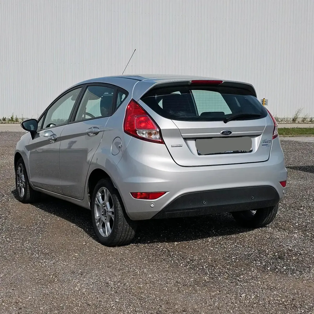 Gebraucht Ford Fiesta 80 PS (58 kW) 2013 Silber Kleinwagen