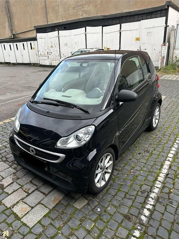 Schwarz Gebraucht 2013 Smart ForTwo Coupé Kleinwagen | 5.690 € (Fairer Preis) - Bild 1/4