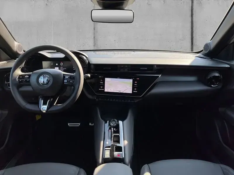 Neu Alfa Romeo Junior Ti 136 PS (100 kW) 2026 SUV