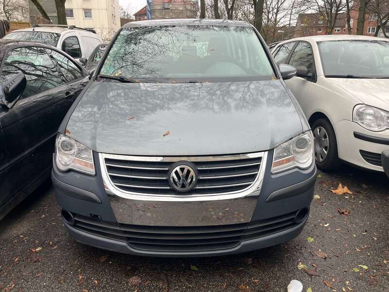 Mountain grey metallic Gebraucht 2009 VW Touran Conceptline Van / Kleinbus | 1.400 € (Superpreis) - Bild 1/4