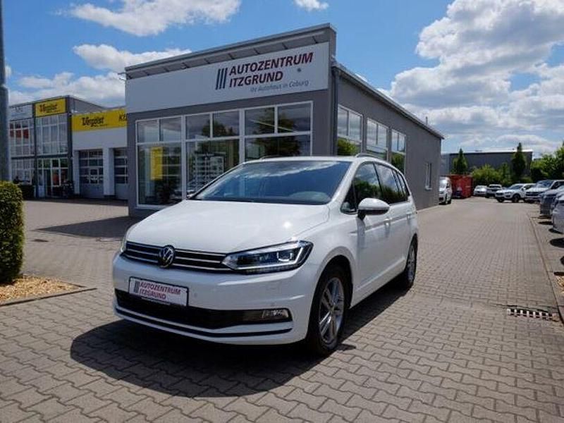 Gebraucht VW Touran S 150 PS (110 kW) 2024 Weiß Van / Kleinbus