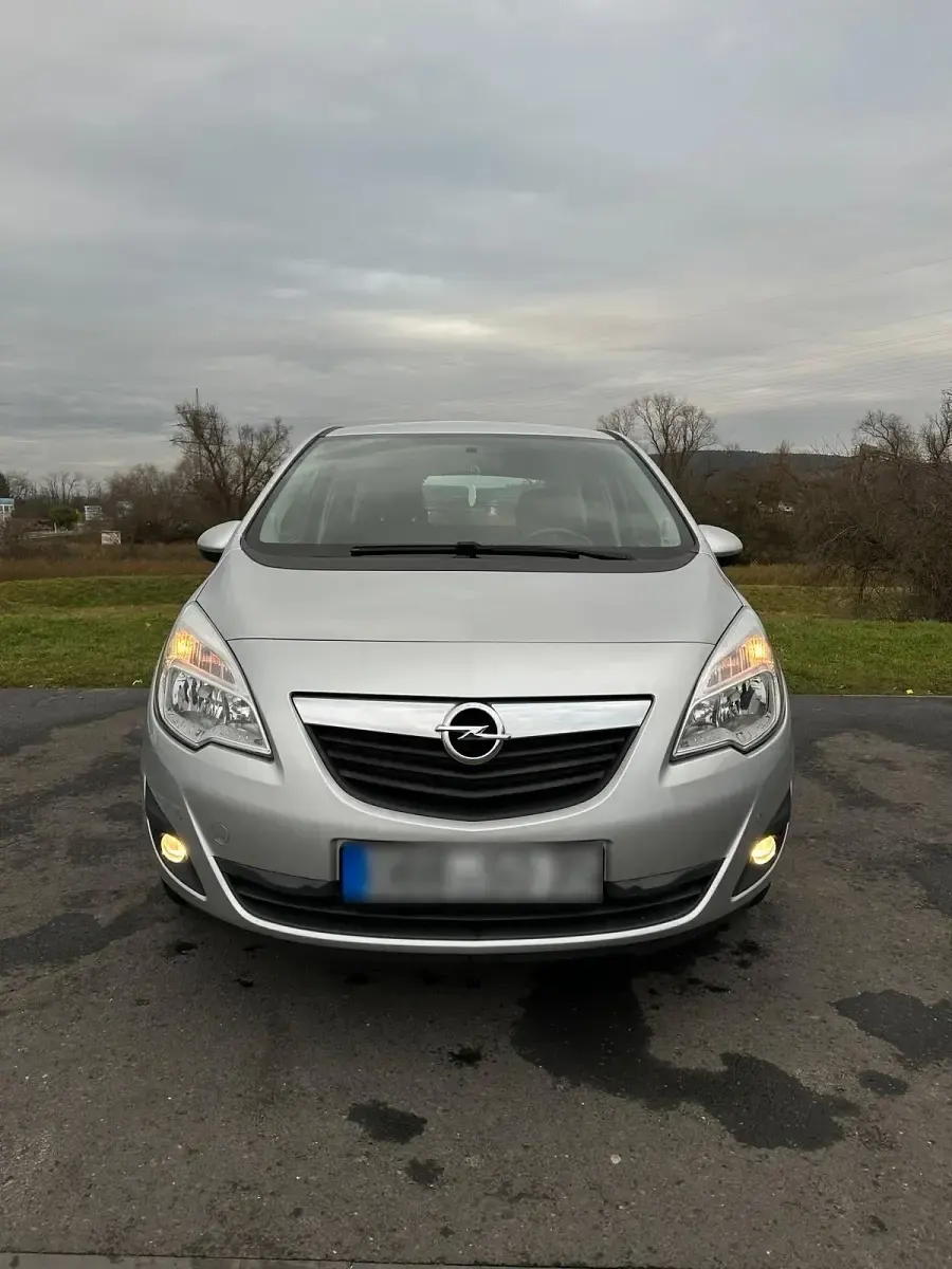 Gebraucht Opel Meriva 101 PS (74 kW) 2010 Silber Van / Kleinbus