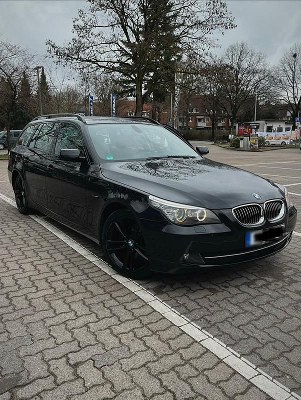 Gebraucht BMW 523 140 PS (102 kW) 2008 Schwarz Kombi