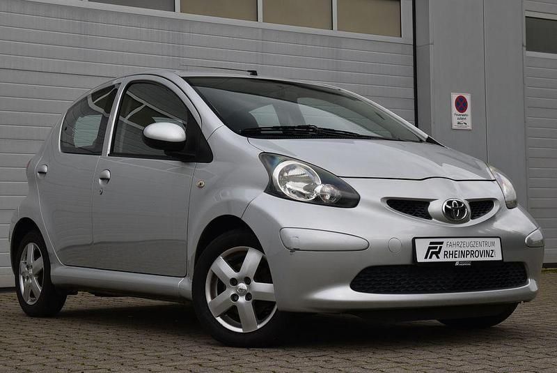 Gebraucht Toyota Aygo Cool 68 PS (50 kW) 2006 Grau Kleinwagen
