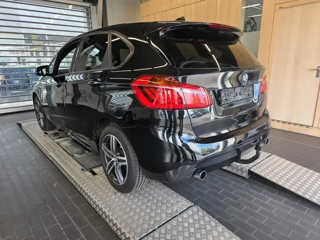 Gebraucht BMW 220 Sport Line 192 PS (141 kW) 2018 Schwarz Kombi