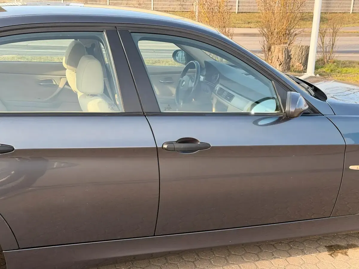 Gebraucht BMW 320 160 PS (117 kW) 2006 Grau Limousine