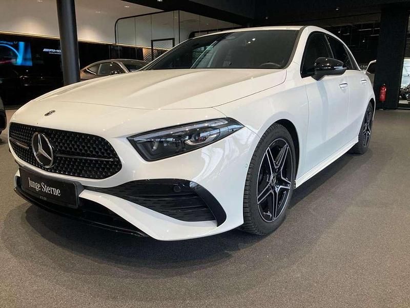 Gebraucht Mercedes A200 AMG 163 PS (119 kW) 2024 Unilack polarweiß Limousine