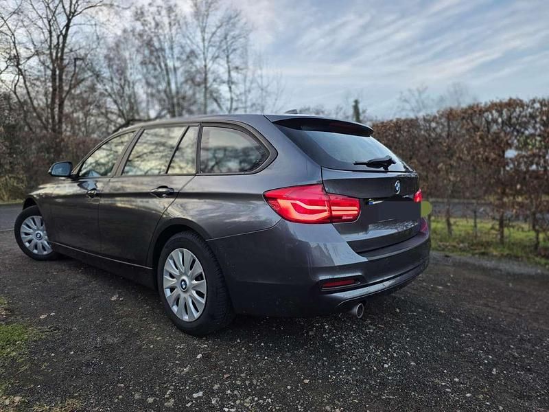 Gebraucht BMW 316 Advantage 116 PS (85 kW) 2018 Grau Kombi