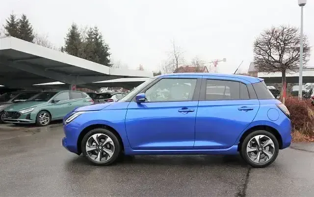 Neu Suzuki Swift Comfort+ 83 PS (61 kW) 2025 Frontier blue pearl Kleinwagen