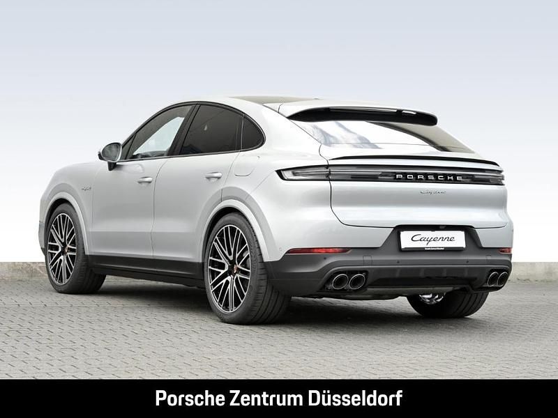 Gebraucht Porsche Cayenne 470 PS (345 kW) 2025 Dolomitsilbermetallic SUV