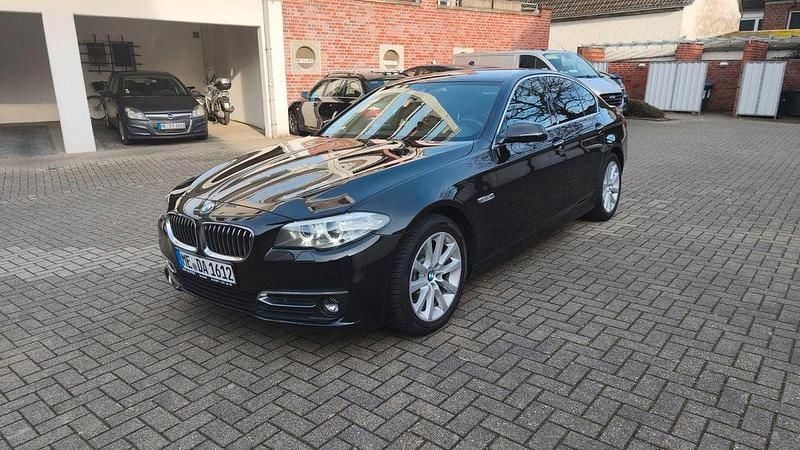 Schwarz Gebraucht 2016 BMW 520 Luxury Line Limousine | 15.500 € (Fairer Preis) - Bild 1/4
