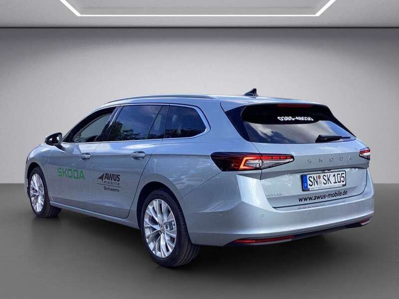 Gebraucht Skoda Superb Selection 150 PS (110 kW) 2025 Silber Kombi