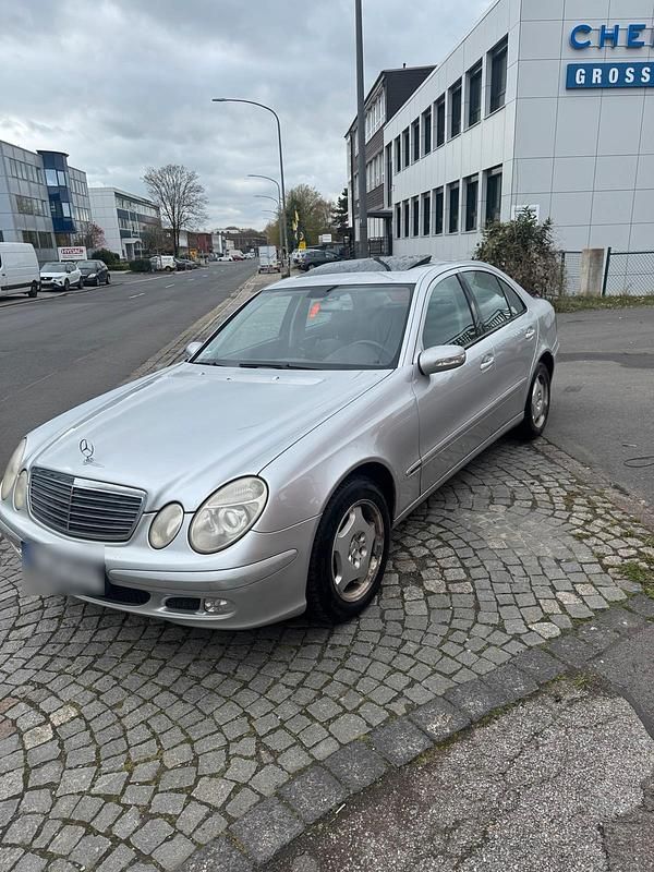 Gebraucht Mercedes E200 165 PS (121 kW) 2005 Grau Limousine
