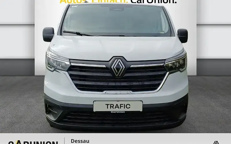 Gebraucht Renault Trafic Komfort 110 PS (80 kW) 2025 Weiß Van / Kleinbus