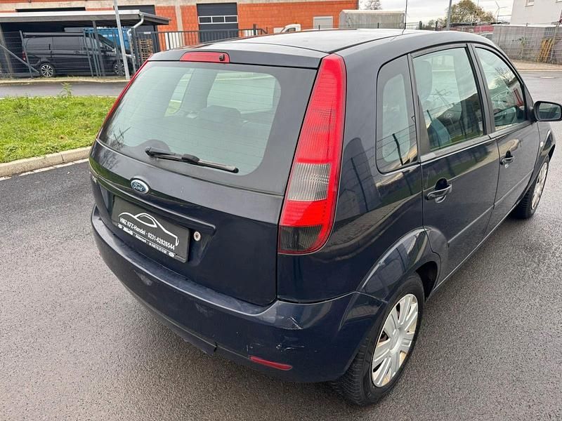 Gebraucht Ford Fiesta Ambiente 80 PS (58 kW) 2005 Blau Kleinwagen
