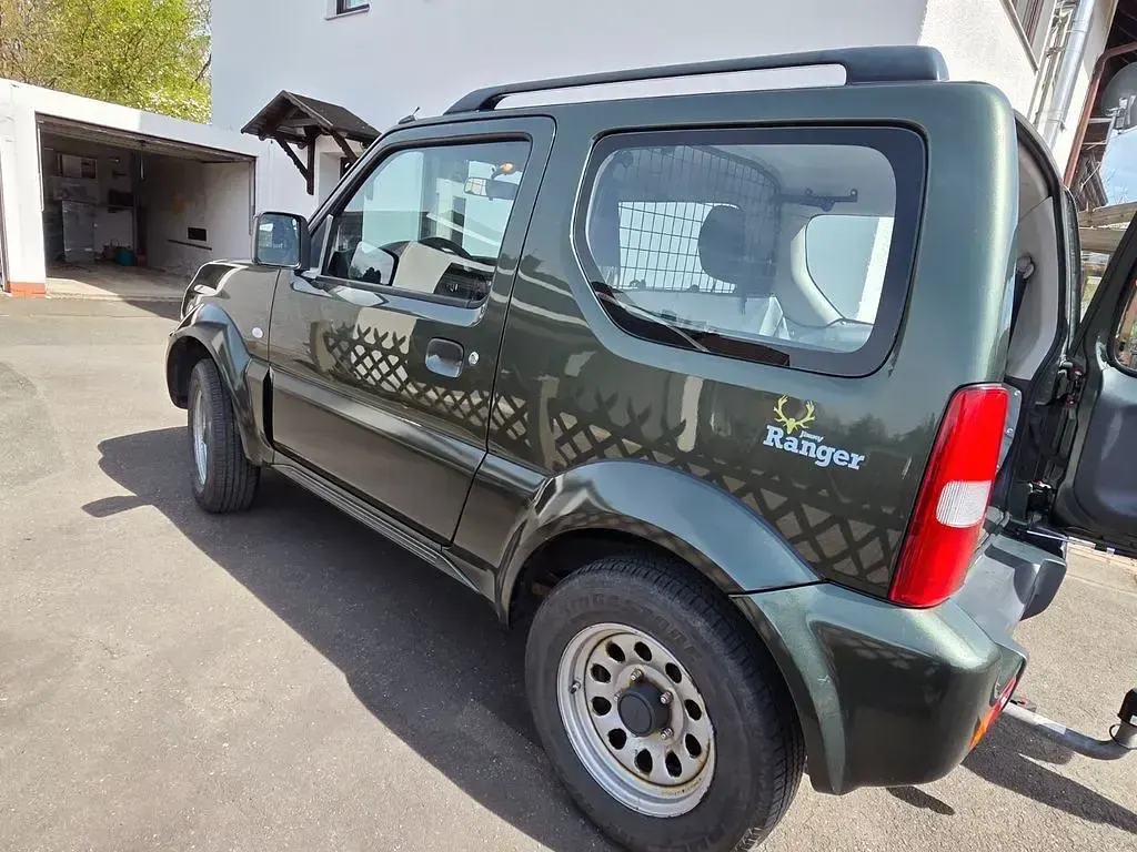 Gebraucht Suzuki Jimny Club 84 PS (61 kW) 2017 Grün SUV