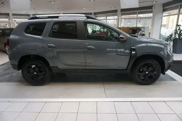 Używany Dacia Duster Extreme 131 KM (96 kW) 2022 Szary SUV