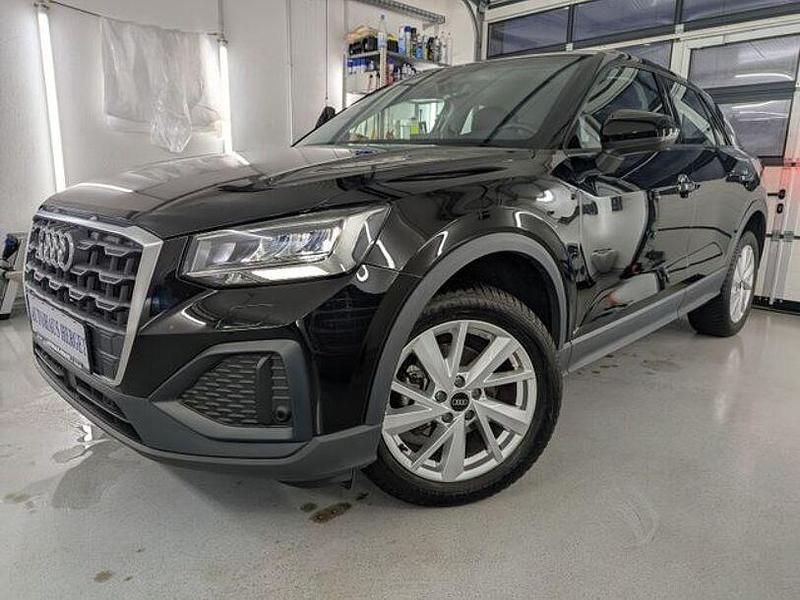 Brillantschwarz Gebraucht 2022 Audi Q2 Comfort SUV | 23.990 € (Guter Preis) - Bild 1/4