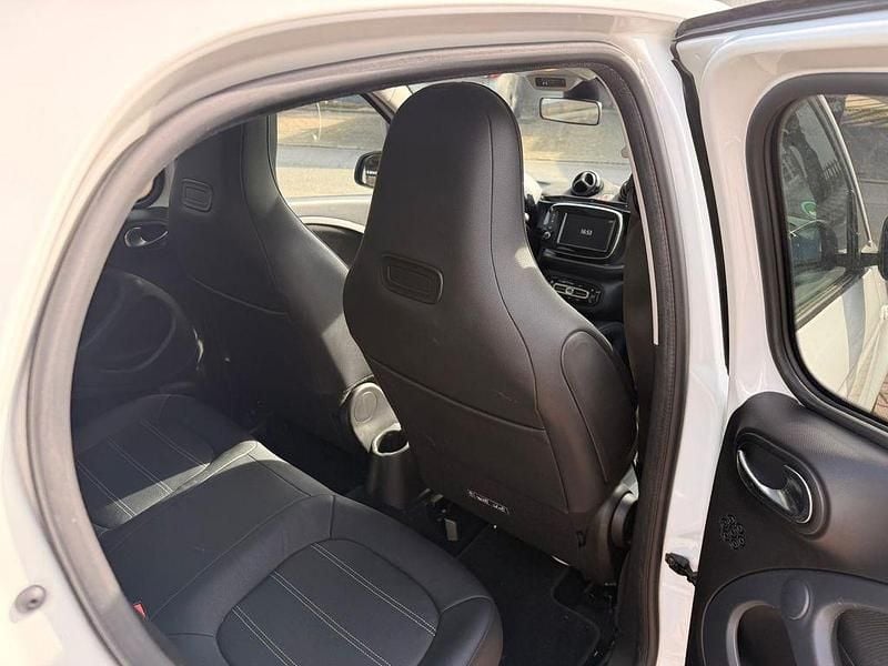 Second-hand Smart ForFour 90 CP (66 kW) 2016 Alb Hatchback