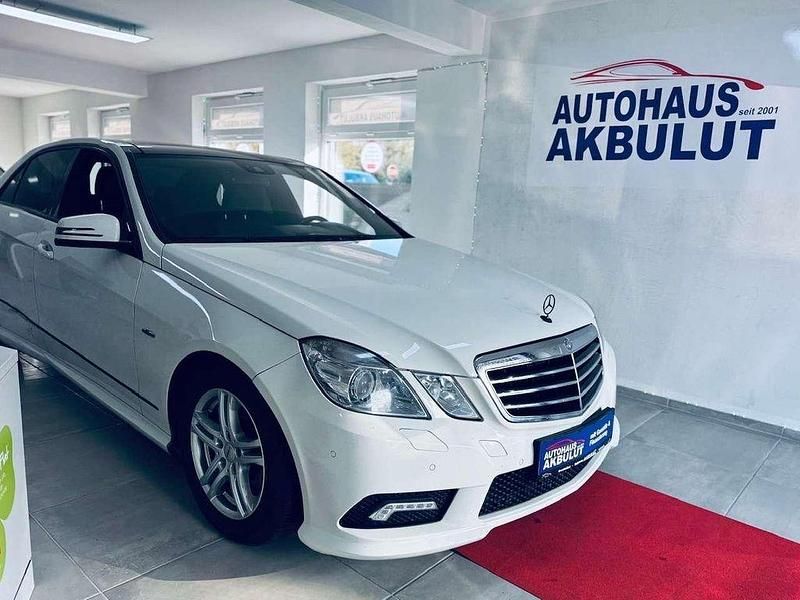 Gebraucht Mercedes E350 265 PS (194 kW) 2011 Calcitweiss  unilack Limousine
