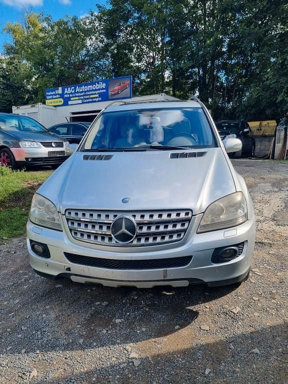 Silber Gebraucht 2007 Mercedes ML420 SUV | 3.990 € - Bild 1/4